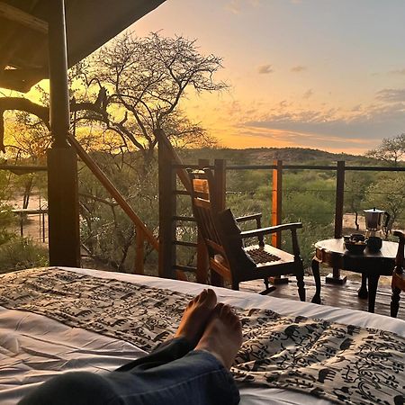 Ondudu Safari Lodge オマルル エクステリア 写真