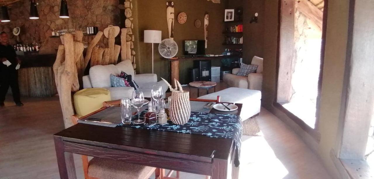 Ondudu Safari Lodge オマルル エクステリア 写真