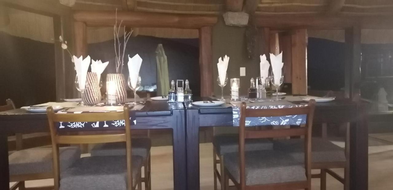 Ondudu Safari Lodge オマルル エクステリア 写真