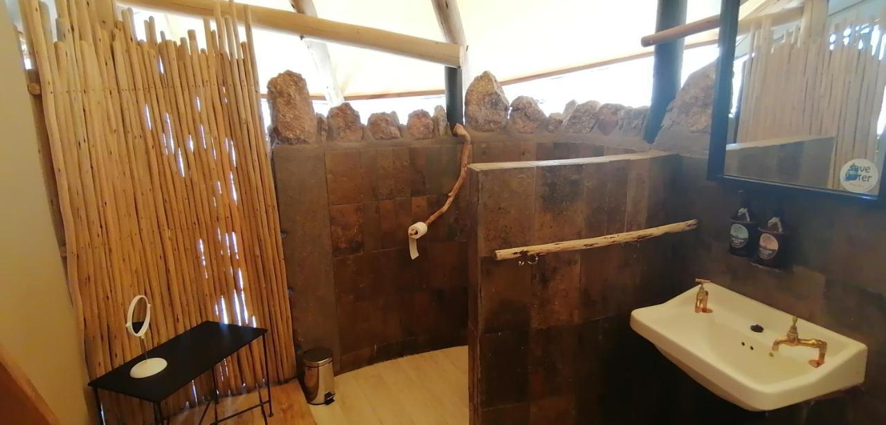 Ondudu Safari Lodge オマルル エクステリア 写真