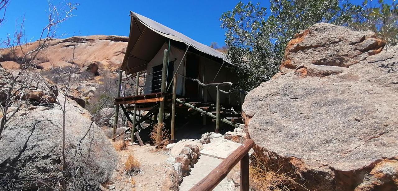 Ondudu Safari Lodge オマルル エクステリア 写真
