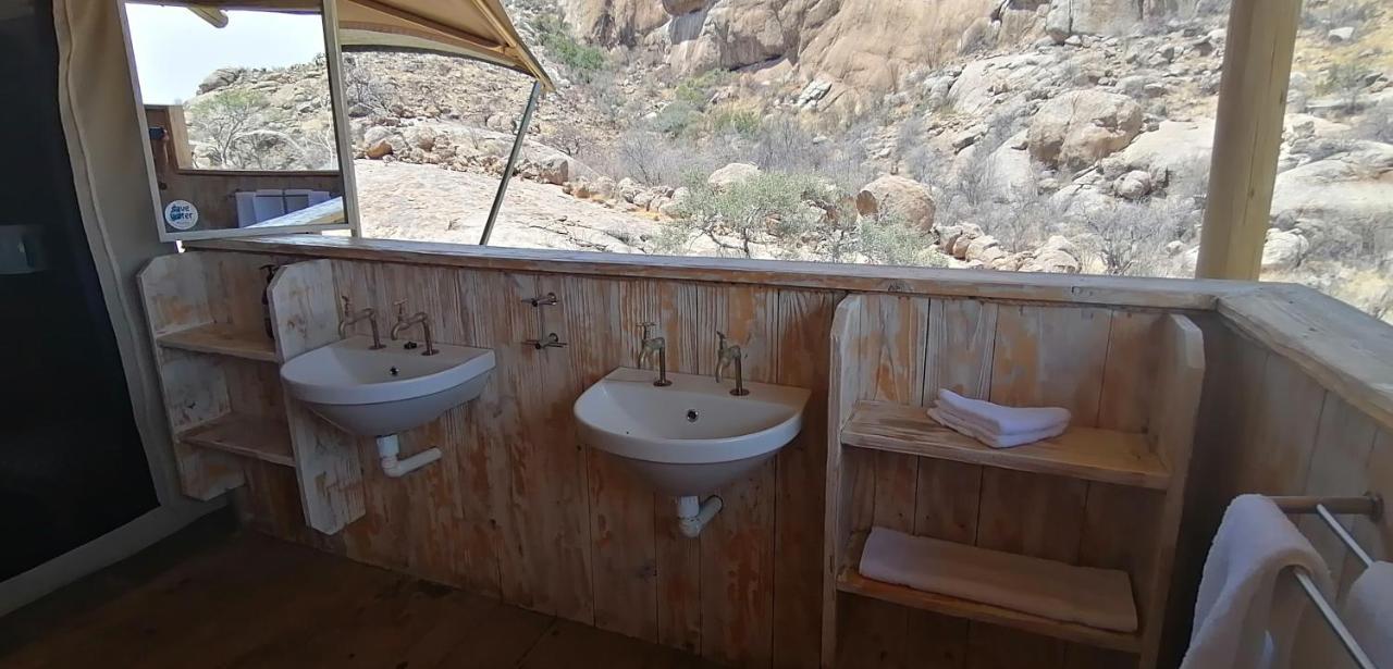 Ondudu Safari Lodge オマルル エクステリア 写真