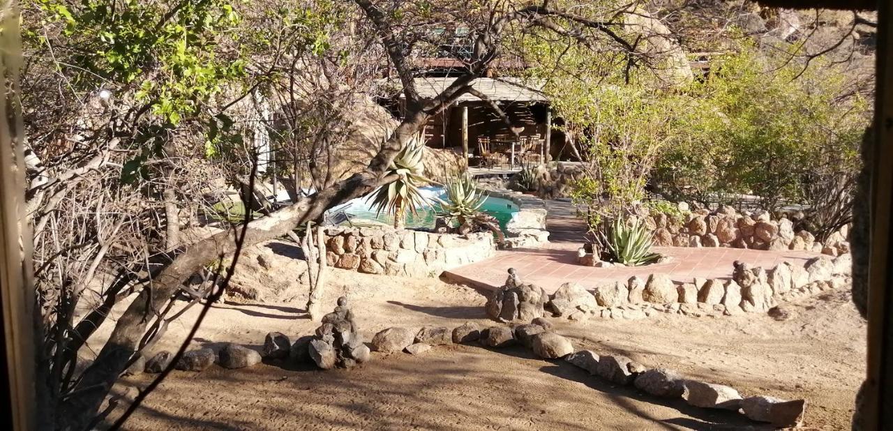 Ondudu Safari Lodge オマルル エクステリア 写真