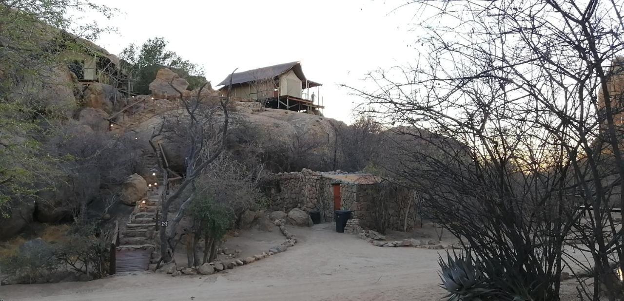 Ondudu Safari Lodge オマルル エクステリア 写真