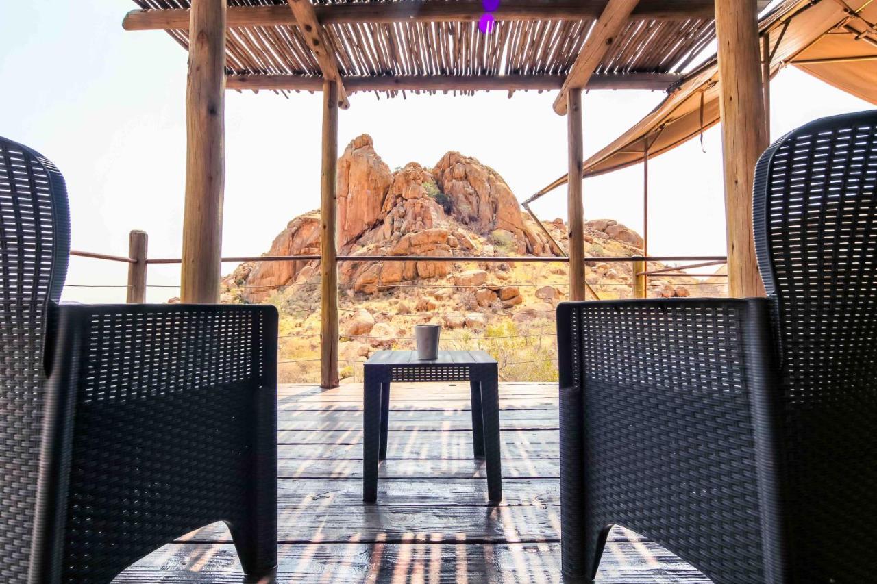 Ondudu Safari Lodge オマルル エクステリア 写真