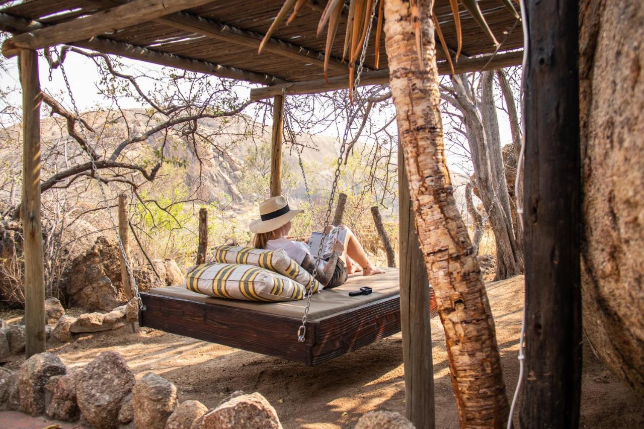 Ondudu Safari Lodge オマルル エクステリア 写真