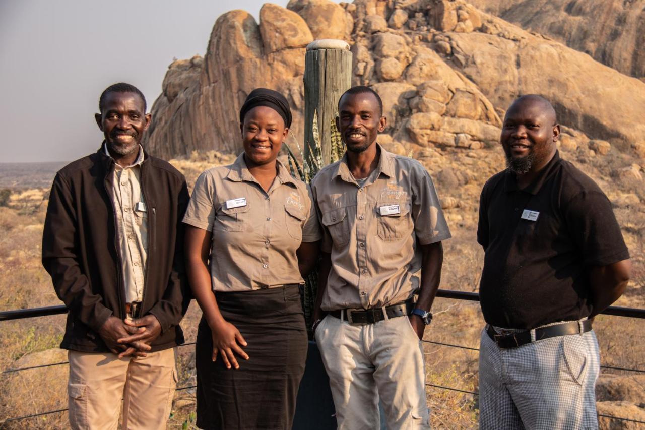 Ondudu Safari Lodge オマルル エクステリア 写真