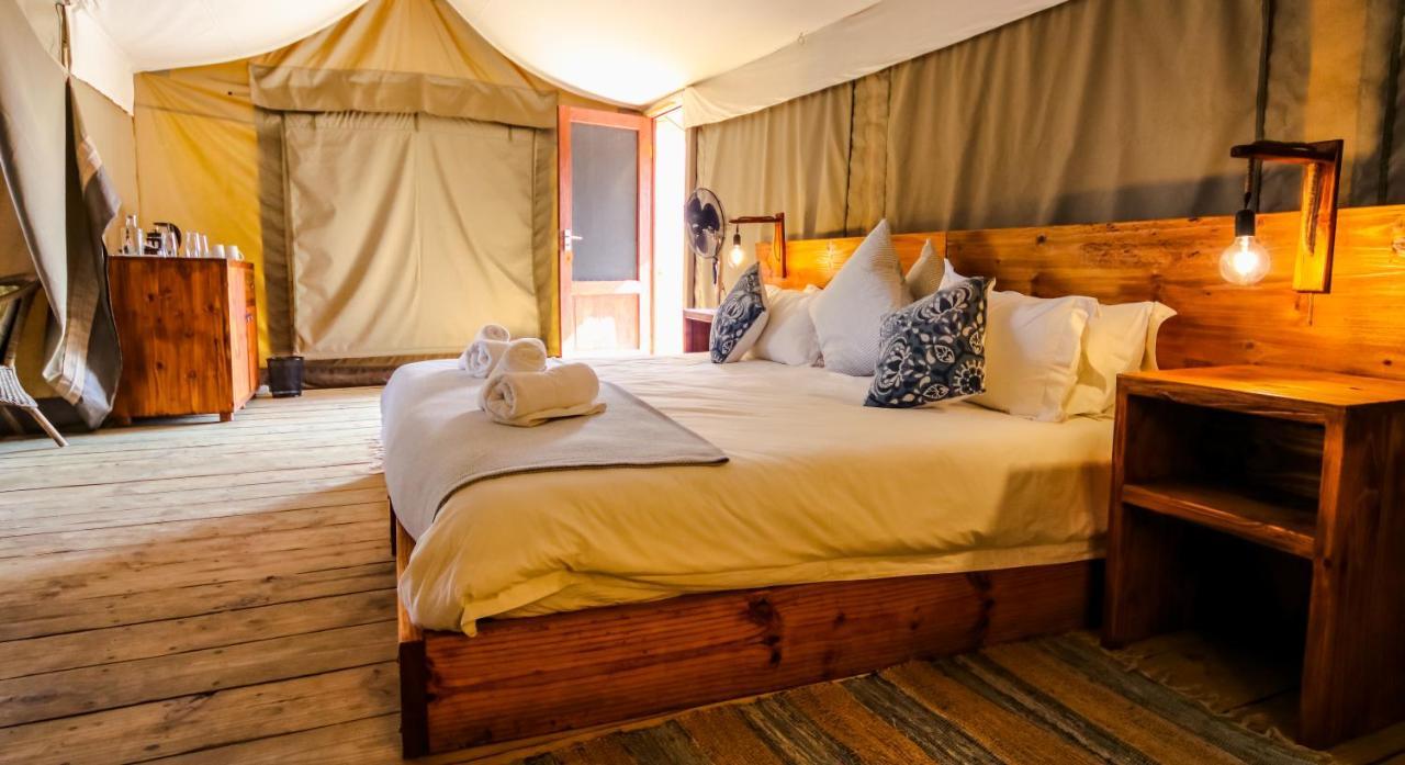 Ondudu Safari Lodge オマルル エクステリア 写真