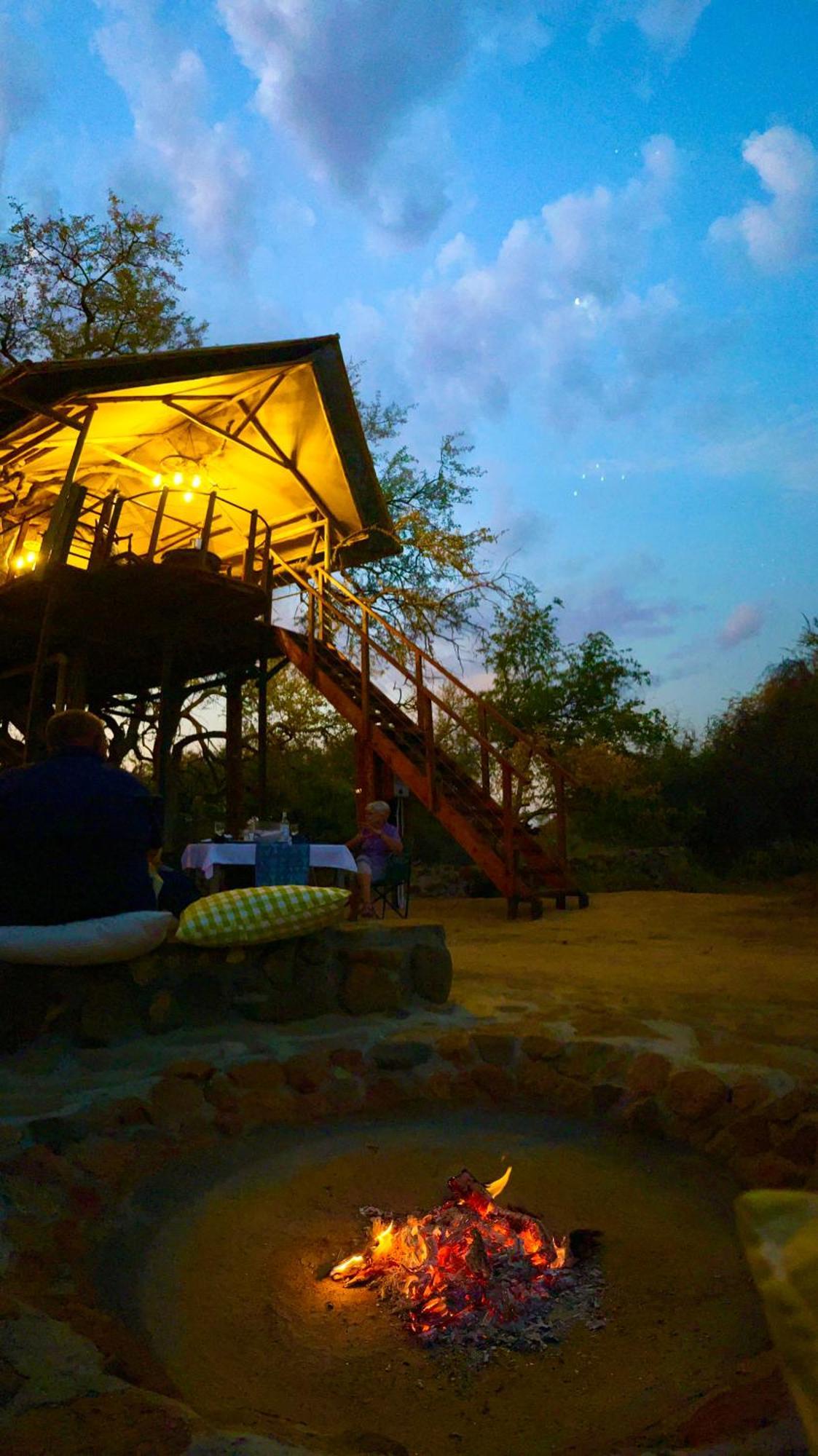 Ondudu Safari Lodge オマルル エクステリア 写真