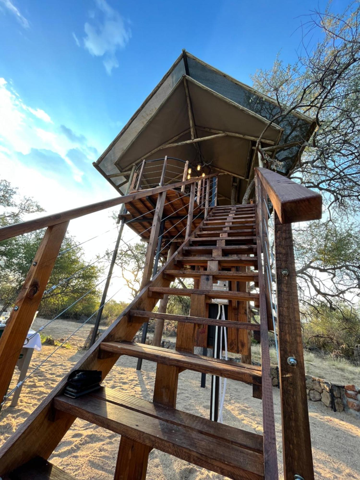 Ondudu Safari Lodge オマルル エクステリア 写真