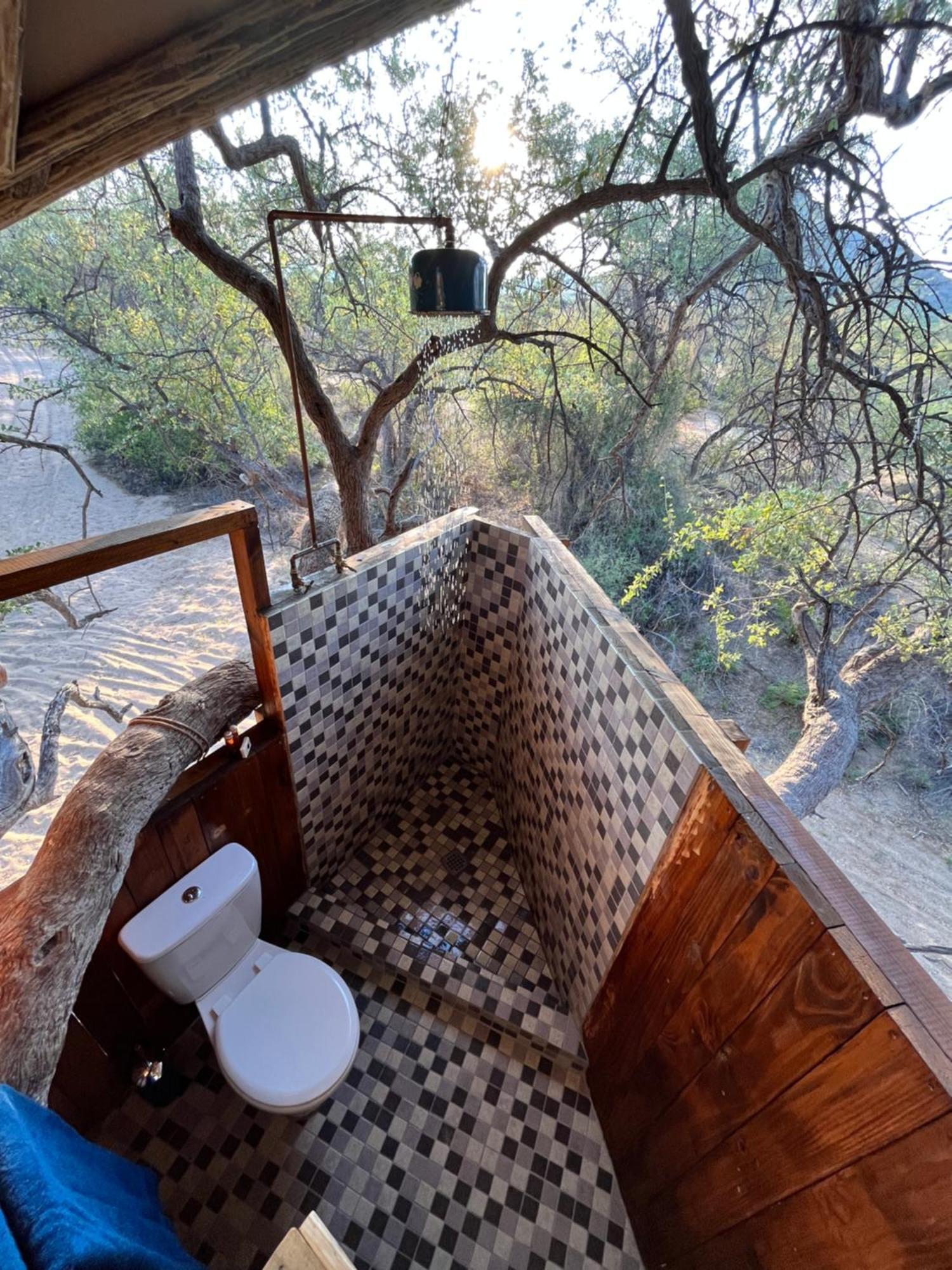 Ondudu Safari Lodge オマルル エクステリア 写真
