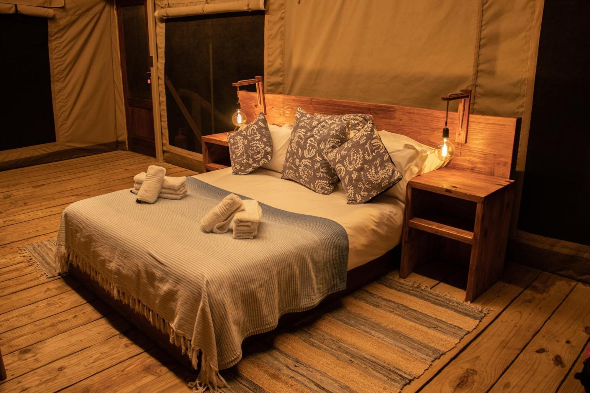 Ondudu Safari Lodge オマルル エクステリア 写真